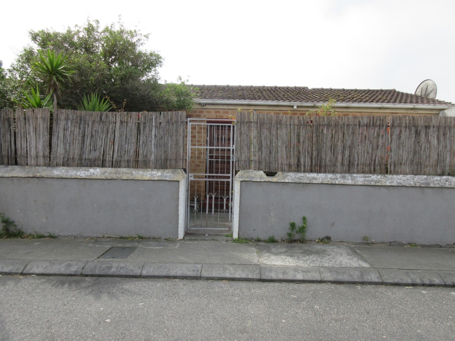 2 Bedroom Property for Sale in Lentegeur Western Cape